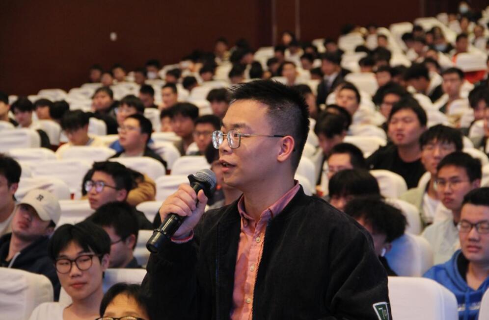 机车车辆学院承办第九期川铁大讲堂5.png