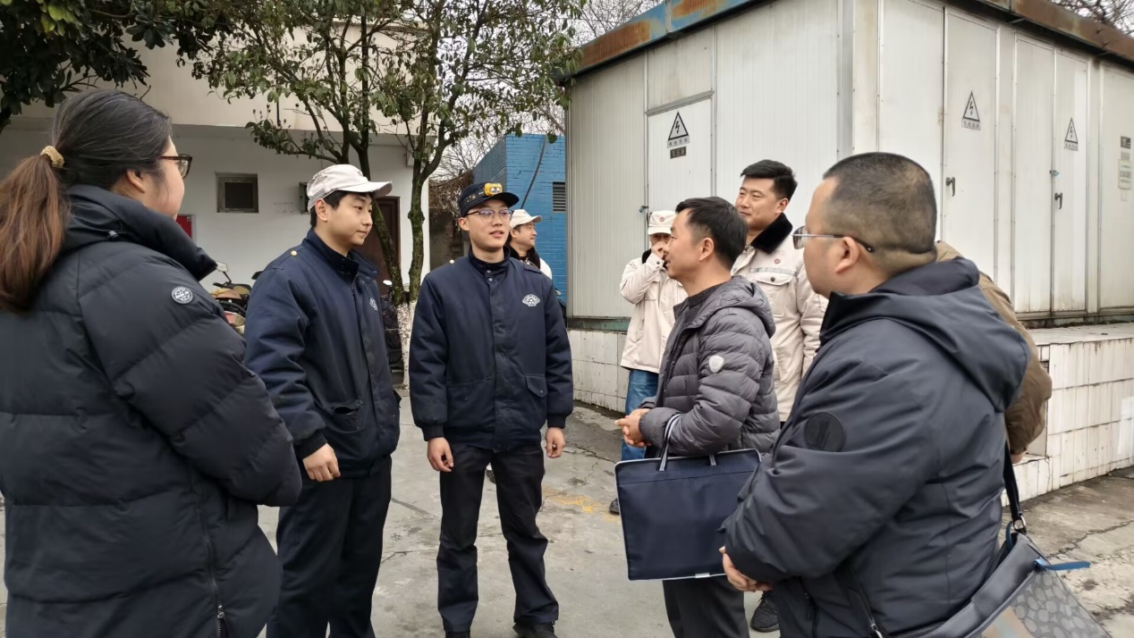 教师党支部主题党日3.jpg