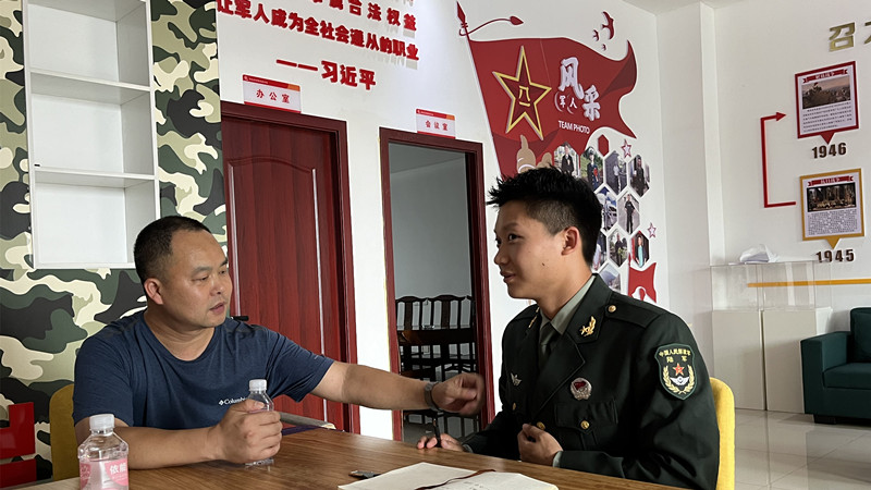 团队退役复学成员向退役村民宣传习近平新时代中国特色社会主义思想 WilliamHill中文官方网站黄紫瑜供图.jpg